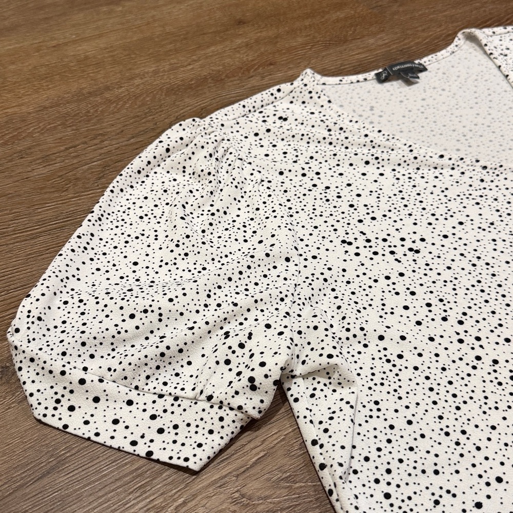 Adrianna Papell Black and White V Neck Puff Sleeve Speckled Blouse - Picture 3 of 6